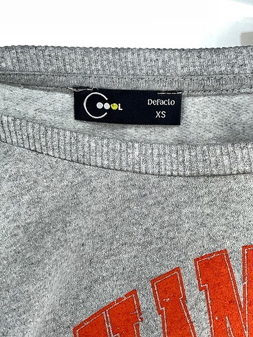 xs Beden çeşitli Renk Defacto T-shirt %70 İndirimli.
