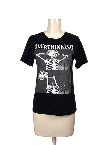 Diğer T-shirt %70 İndirimli.