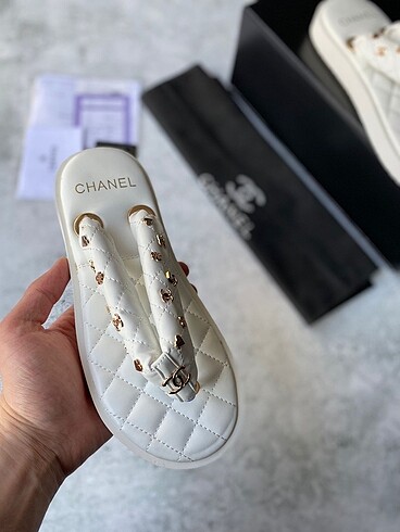 38 Beden beyaz Renk Chanel Terlik