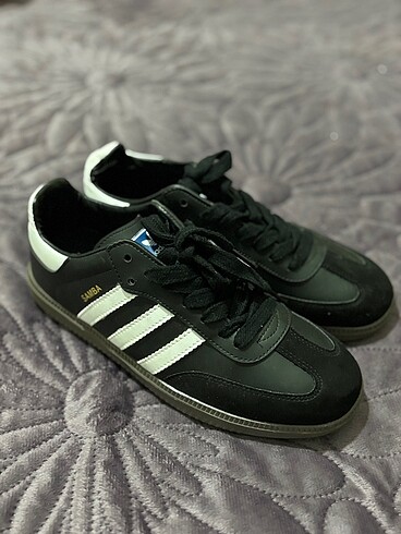 Adidas spor ayakkabı
