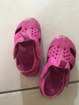 23 Beden pembe Renk Nike sandalet