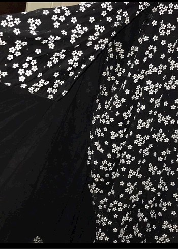 Siyah Çiçekli Piliseli Uzun Elbise - Görsel 3