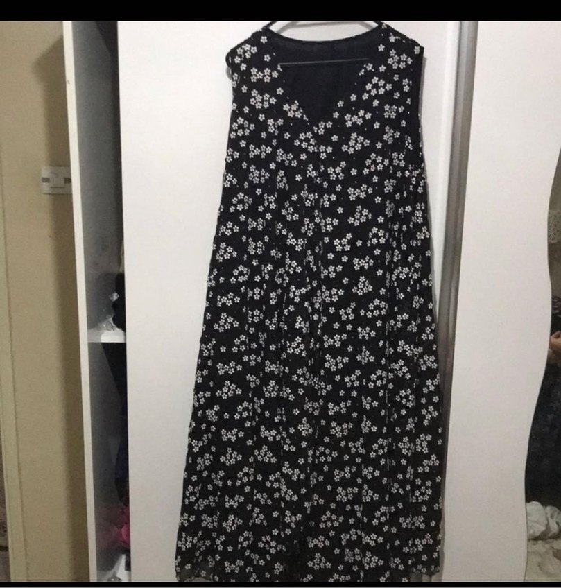 Siyah Çiçekli Piliseli Uzun Elbise - Görsel 2