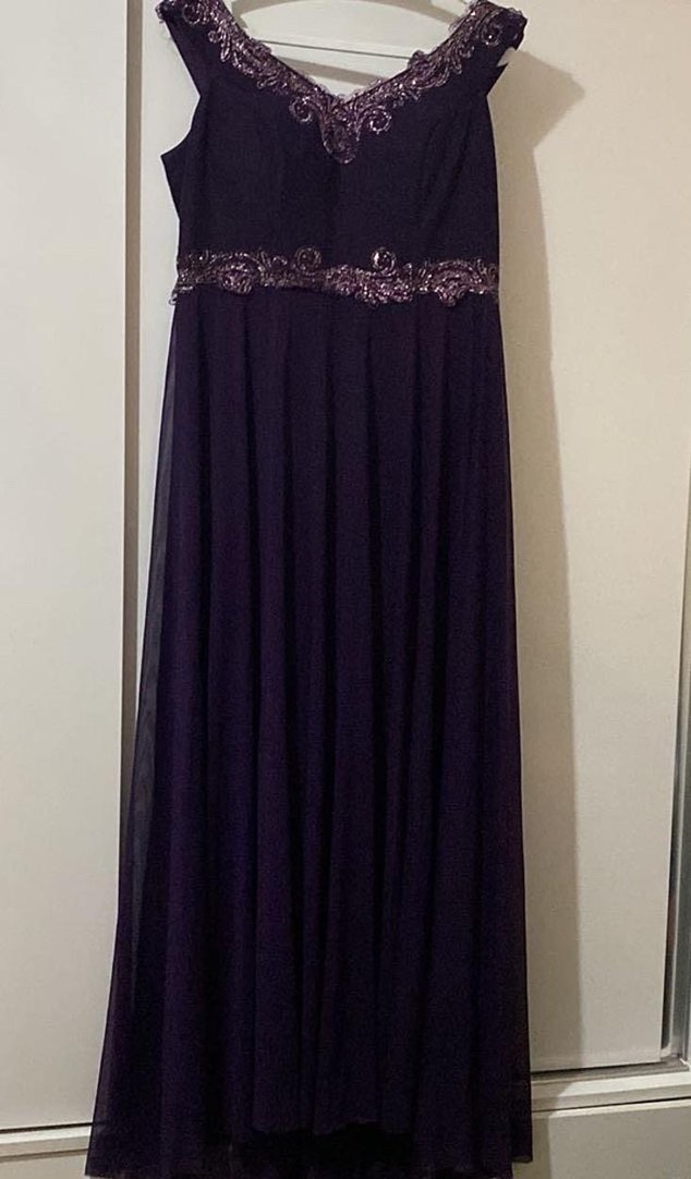 Mor V Yakalı Nakışlı Uzun Abiye Elbise - Görsel 2