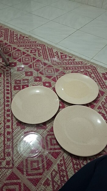 3 servis 3 pasta tabağı satılık 