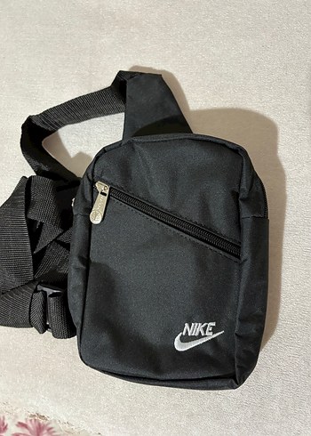 Nike Siyah Capraz Askili Mini Canta