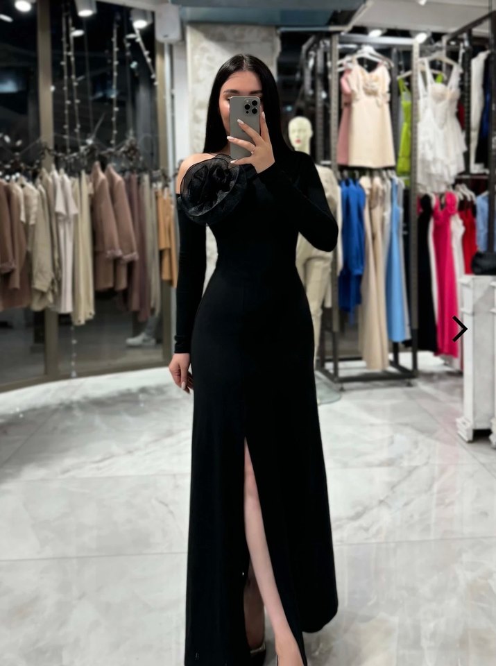 Uzun Kollu Siyah Straplez Abiye Elbise - Görsel 3