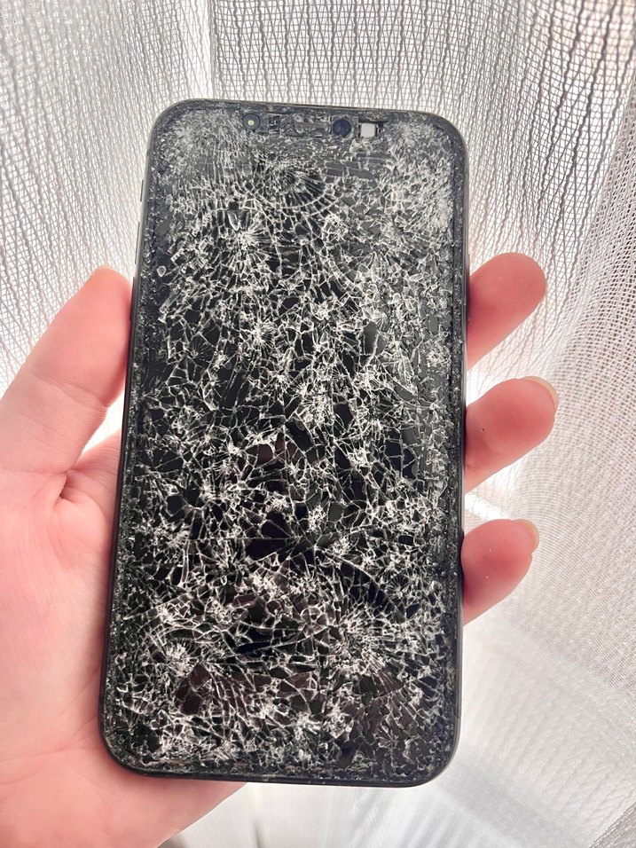 Çift Kamera Kırık Arka Camlı iPhone 11 - Görsel 2