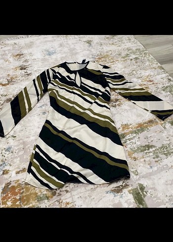 Zebra Desenli V Yaka Mini Elbise - Görsel 3