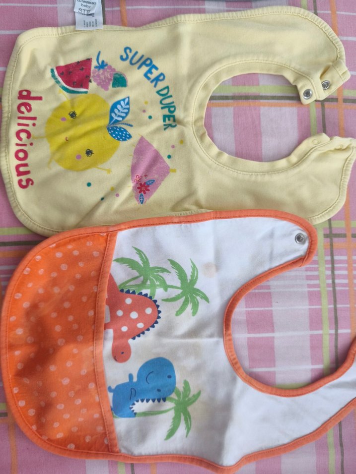 Renkli Baskılı Bebek Önlükleri - Görsel 3