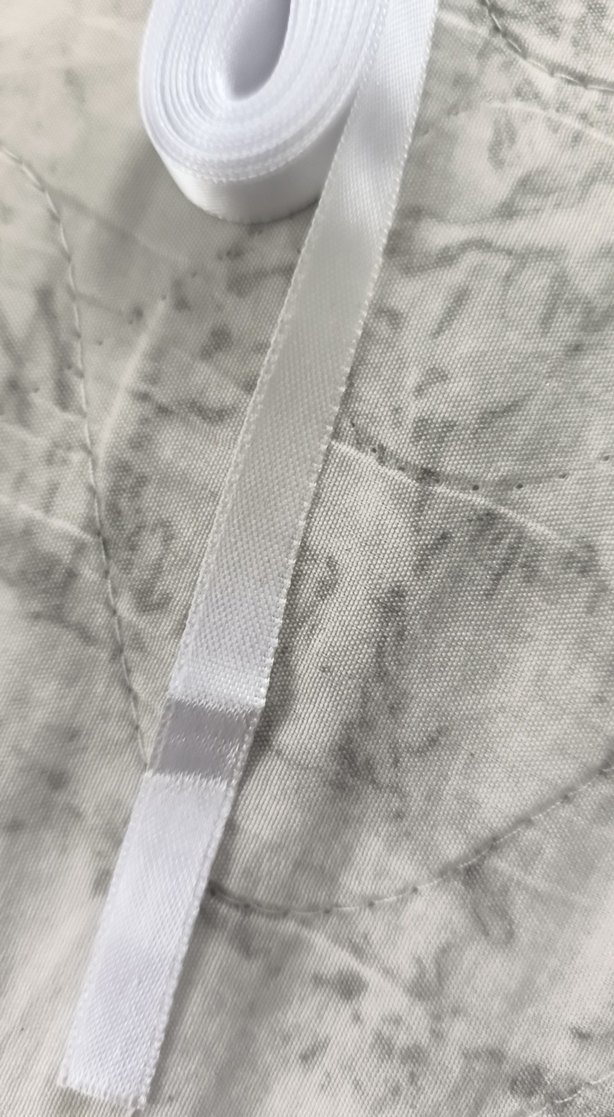 Ören bayan Çift Taraflı Beyaz Saten Kurdele - Görsel 4