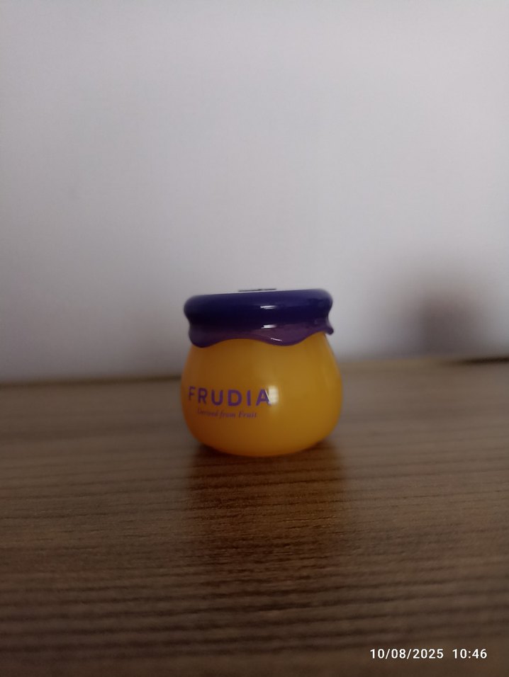 Frudia Nemlendirici Dudak Balmı - Görsel 4