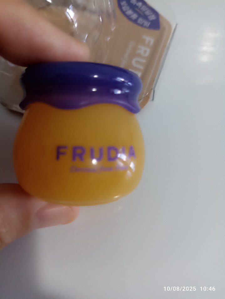 Frudia Nemlendirici Dudak Balmı - Görsel 3