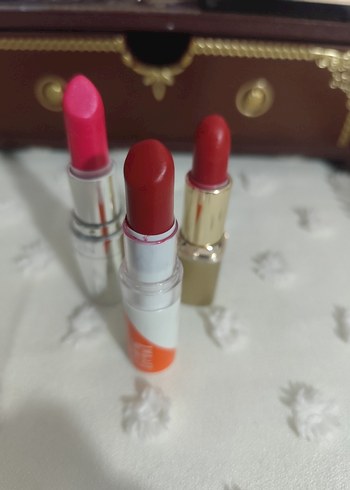 Canlı Kırmızı Ruj - Görsel 3