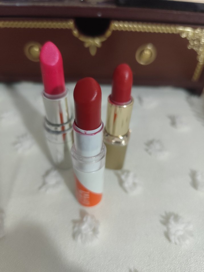 Canlı Kırmızı Ruj - Görsel 3