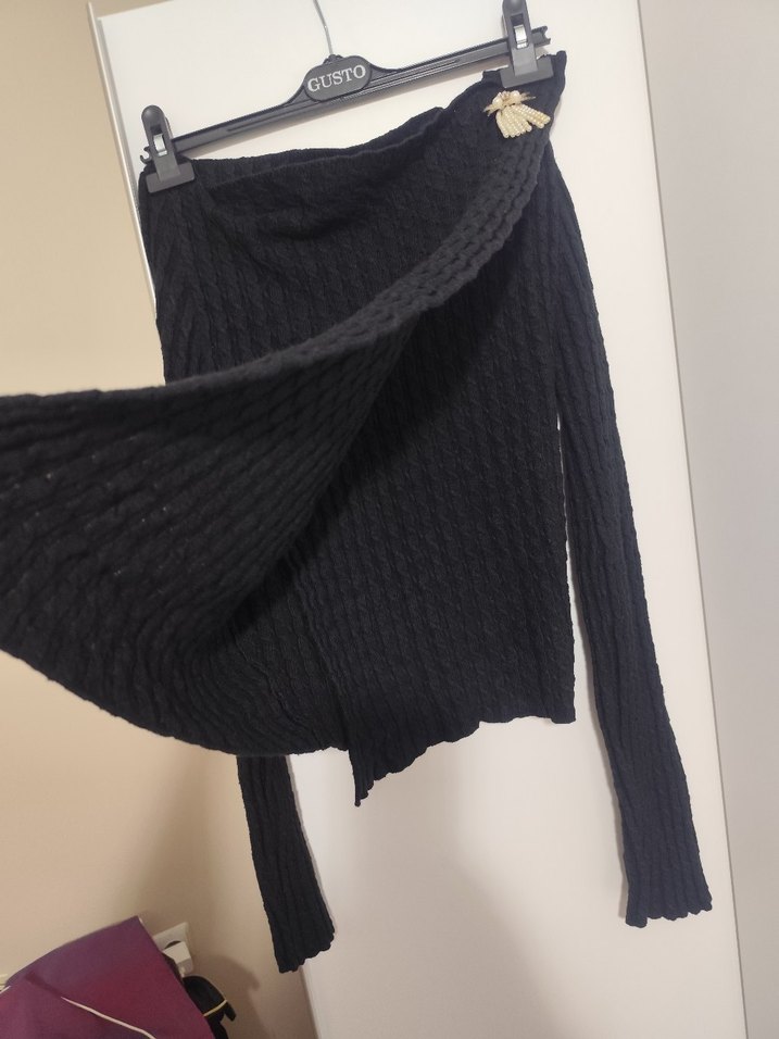 Siyah, kravuze yakalı hirka - Görsel 2