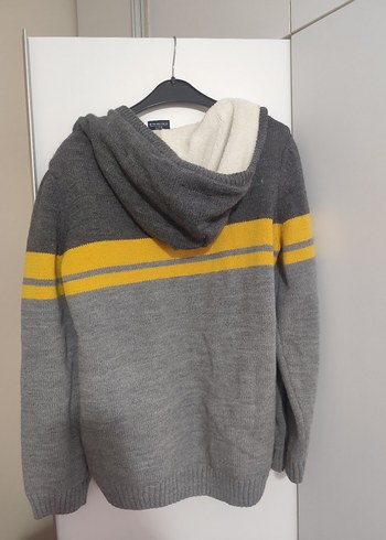 Erkek Çocuk Gri Kapüşonlu Kalın Hırka - Görsel 4