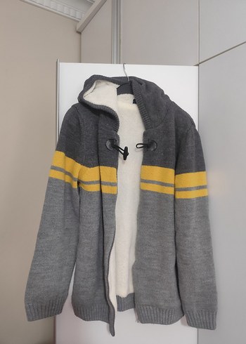 Erkek Çocuk Gri Kapüşonlu Kalın Hırka - Görsel 2