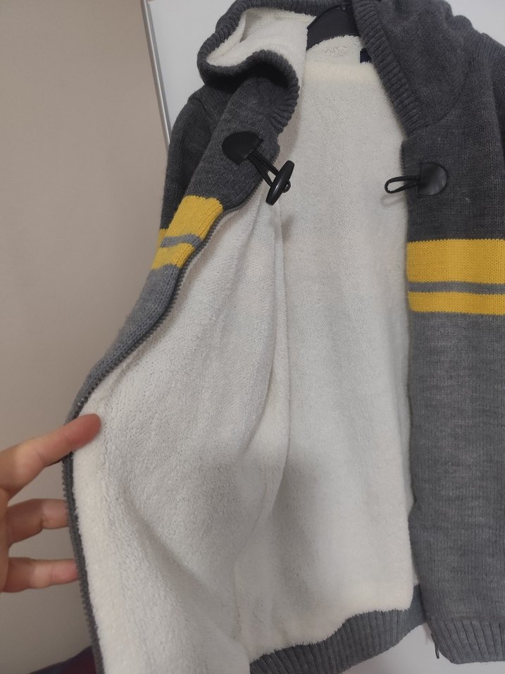 Erkek Çocuk Gri Kapüşonlu Kalın Hırka - Görsel 3