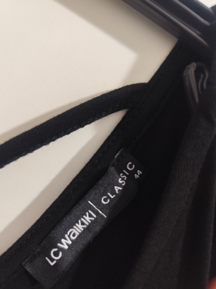 Siyah V Yaka Uzun Askılı Gotik Elbise - Görsel 3