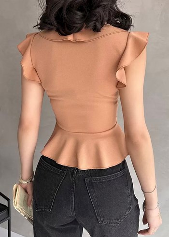 Diğer YAKASI VE KOLLARI VOLANLI CROP BLUZ