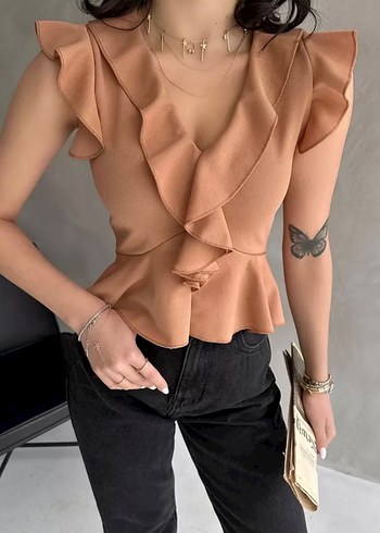 YAKASI VE KOLLARI VOLANLI CROP BLUZ