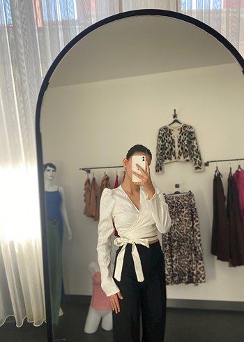 diğer Beden Beyaz Kuşaklı Midi Saten Bluz