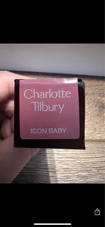 Charlotte Tilbury Icon Baby ruj - Görsel 4