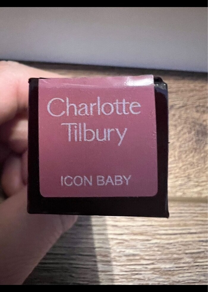 Charlotte Tilbury Icon Baby ruj - Görsel 4