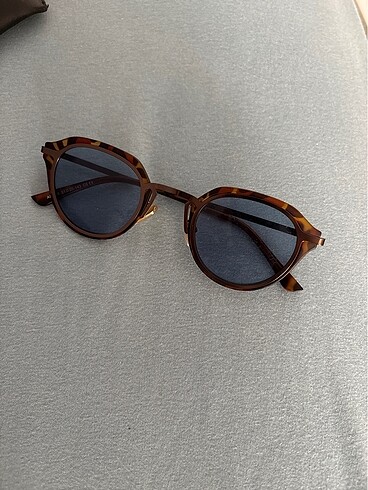 Güneş Gözlüğü - Görsel 2