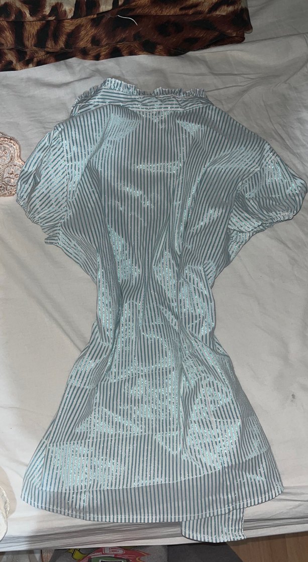 V Yaka Kısa Kollu Çizgili Kadın Gömlek - Görsel 2