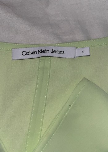 Düğmeli V Yaka Yeşil Bluz - Görsel 3