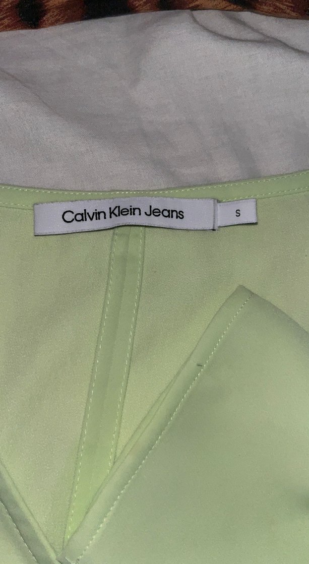 Düğmeli V Yaka Yeşil Bluz - Görsel 3