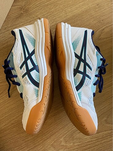 36 Beden Asics çocuk voleybol ayakkabısı