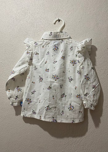 Kız Çocuk Beyaz Çiçekli Fırfırlı Gömlek - Görsel 2