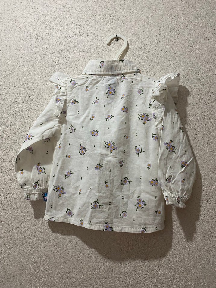 Kız Çocuk Beyaz Çiçekli Fırfırlı Gömlek - Görsel 2