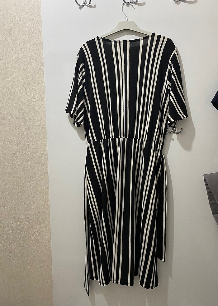 Çizgili Elbise - Görsel 2
