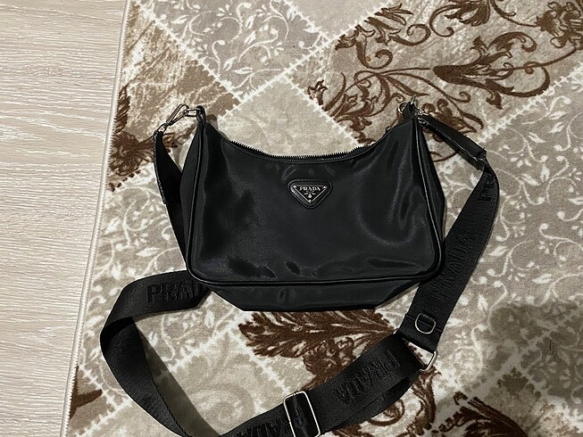 prada çanta