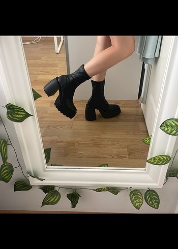 Bershka Siyah Platform Topuklu Gotik Bot