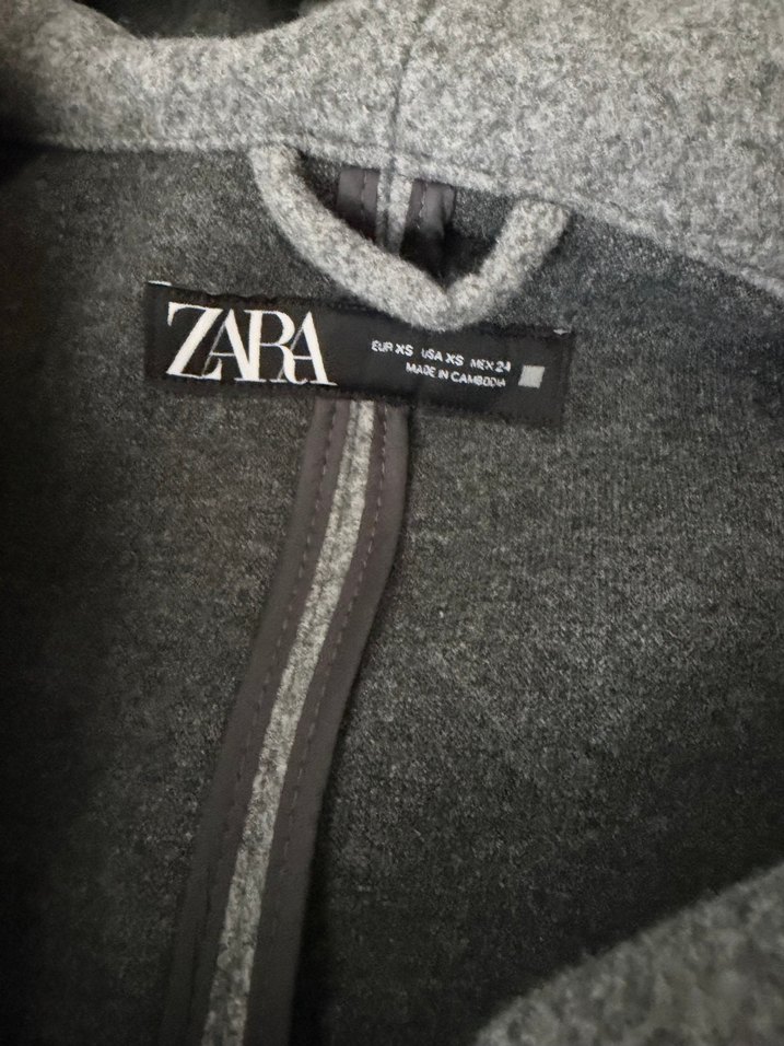 Zara Kapüşonlu Gri Kaban - Görsel 2