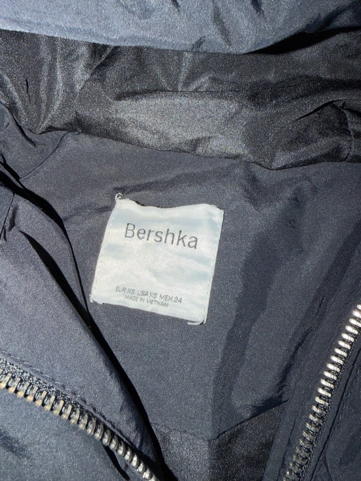 Bershka Siyah Kapüşonlu Kadın Mont - Görsel 2