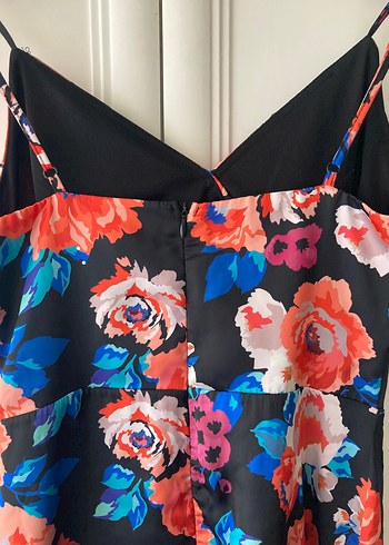 Çiçek Desenli Fırfırlı Mini Elbise - Görsel 4