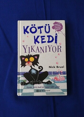 KÖTÜ KEDİ YIKANIYOR