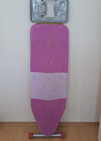 Pembe Ütü Masası