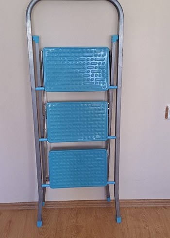 Mavi Katlanabilir 3 Basamaklı Merdiven