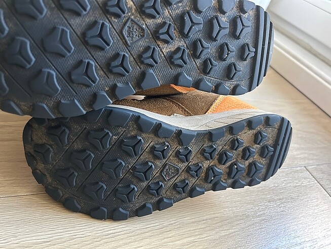 32 Beden Decathlon Kar Botu