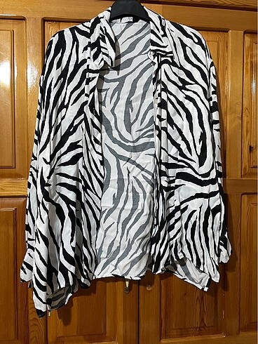 Zebra desenli gömlek