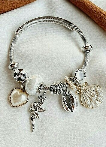 Pandora 