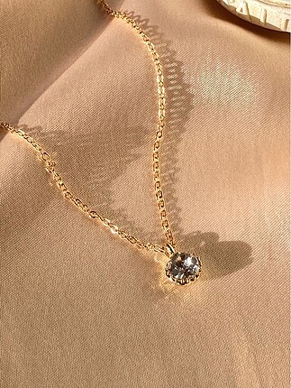 Bershka Gold Göz Alıcı Minik Kolye