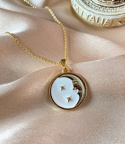 Stradivarius Gold Ay Yıldız Madalyon Kolye